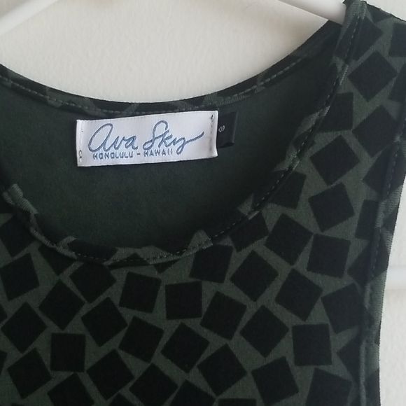 Ava Sky Tank Tempo - Picture 4 of 8